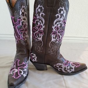 Women's cowboy boots